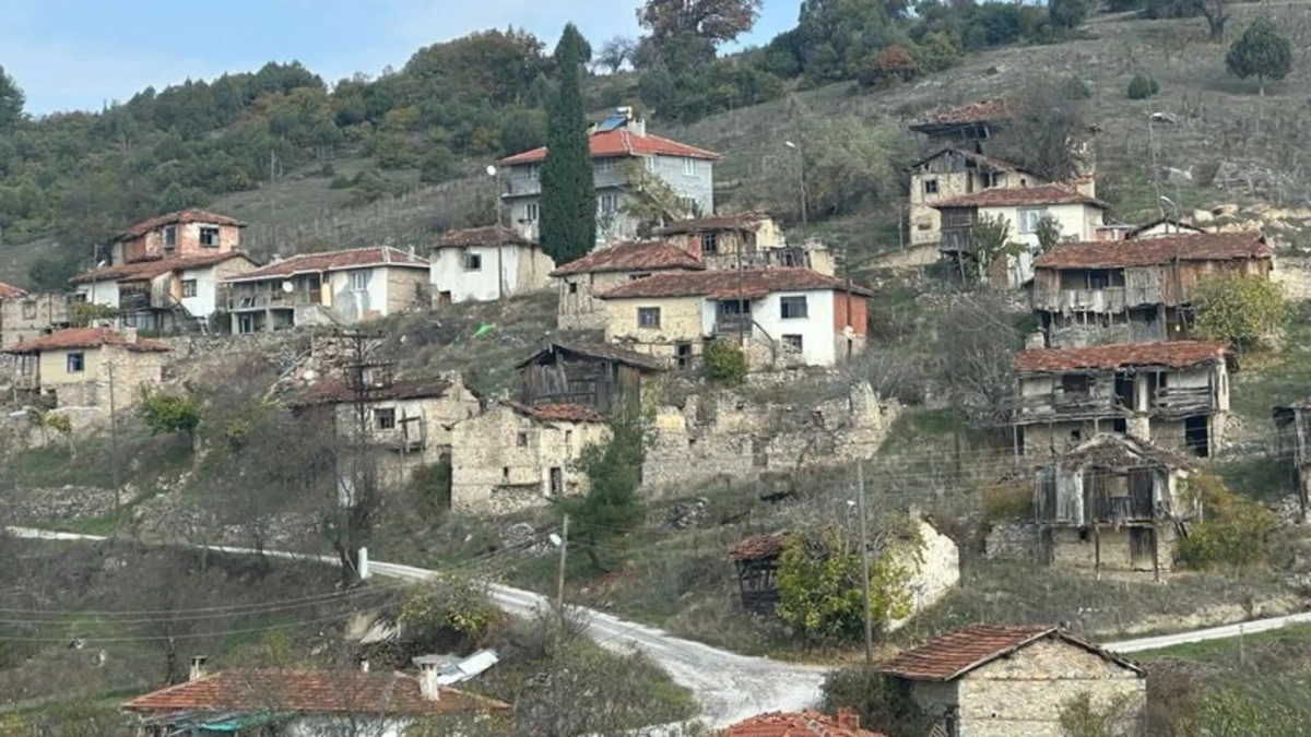 450 yıllık köy hayalet kasabaya döndü: Sadece 3 kadın 1 erkek kaldı