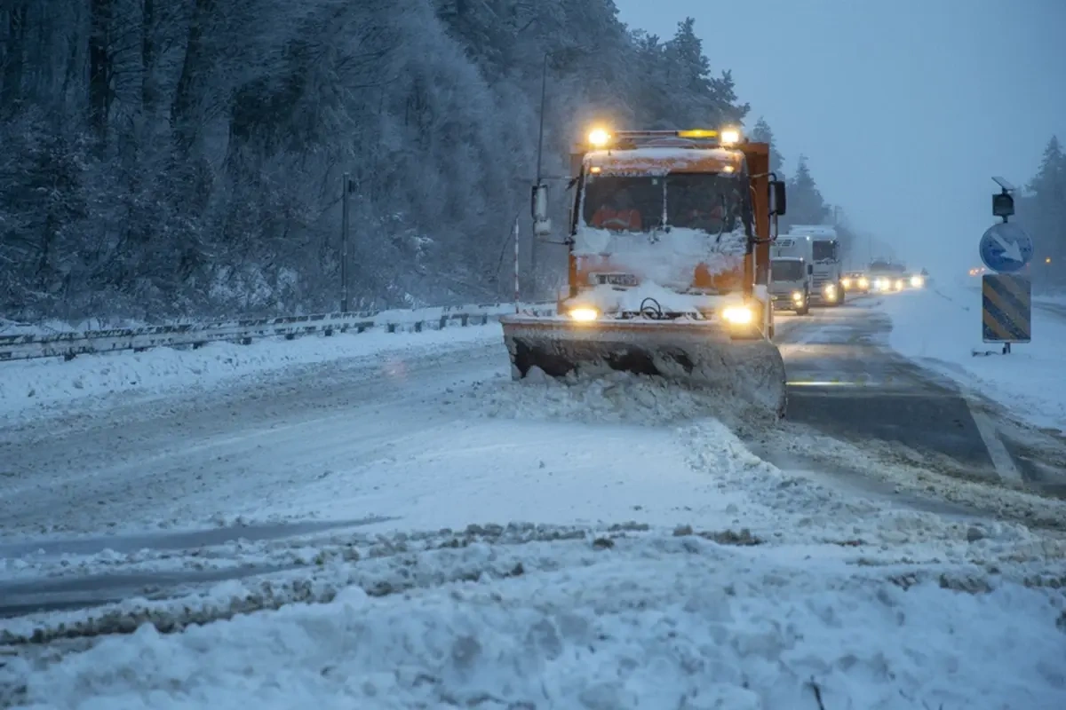 Anadolu Otoyolu'nda kar etkili: Kalınlık 10 santimetreye çıktı