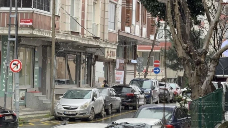 Bahar havasının ardından kar sürprizi: İstanbul beyaza büründü