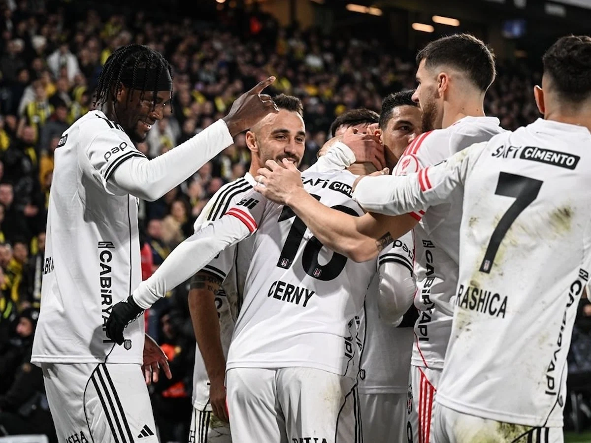 Beşiktaş, Fenerbahçe'yi son anda devirdi: 2-1