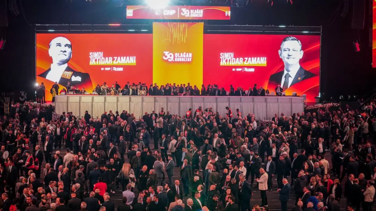 CHP Kurultayı'nda PM ve YDK üyeleri belirlendi