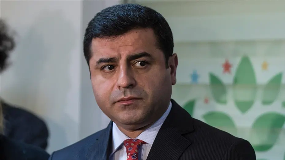Demirtaş'a cumhurbaşkanına hakaret suçundan hapis cezası