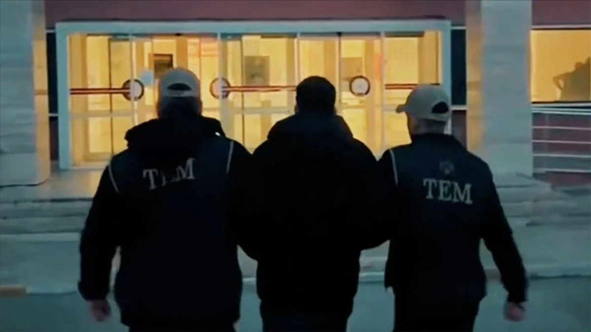 FETÖ'ye 46 ilde eş zamanlı darbe: 82 tutuklama