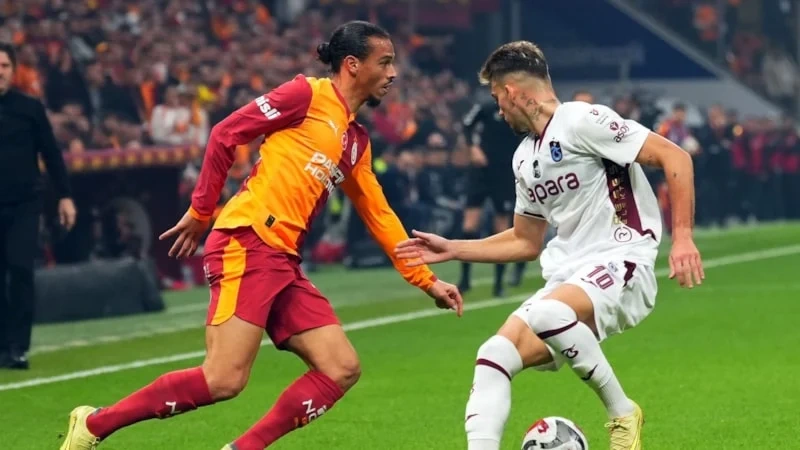 Galatasaray - Trabzonspor maçı başlıyor! İşte ilk 11'ler