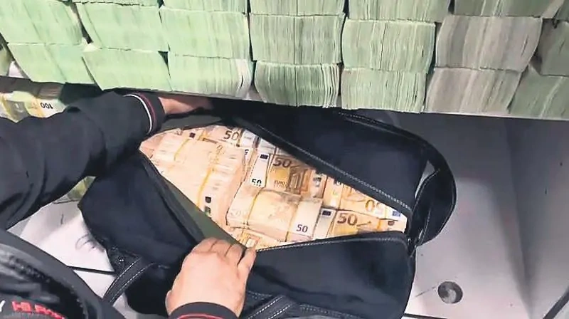 İBB şirketlerindeki vurgun iddiası: Çantalarla para taşıma detayları ortaya çıktı