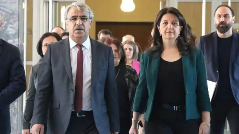 İmralı heyeti CHP görüşmesini erteledi, AK Parti'den randevu istedi