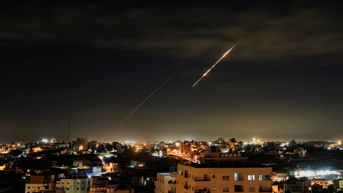 İran savaşı 16. günde: Siccil füzeleri ilk kez kullanıldı