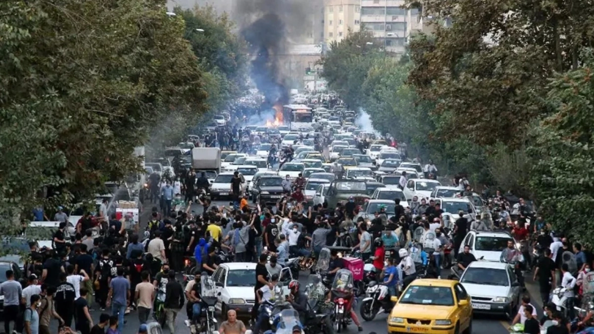 İran'da ekonomik kriz protestoları: 38 ölü, 2 bin 217 gözaltı