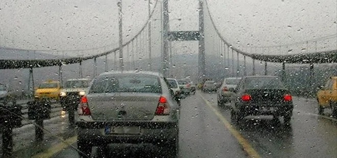 İstanbul’da yağmur trafiği felç etti: TEM’de zincirleme kaza