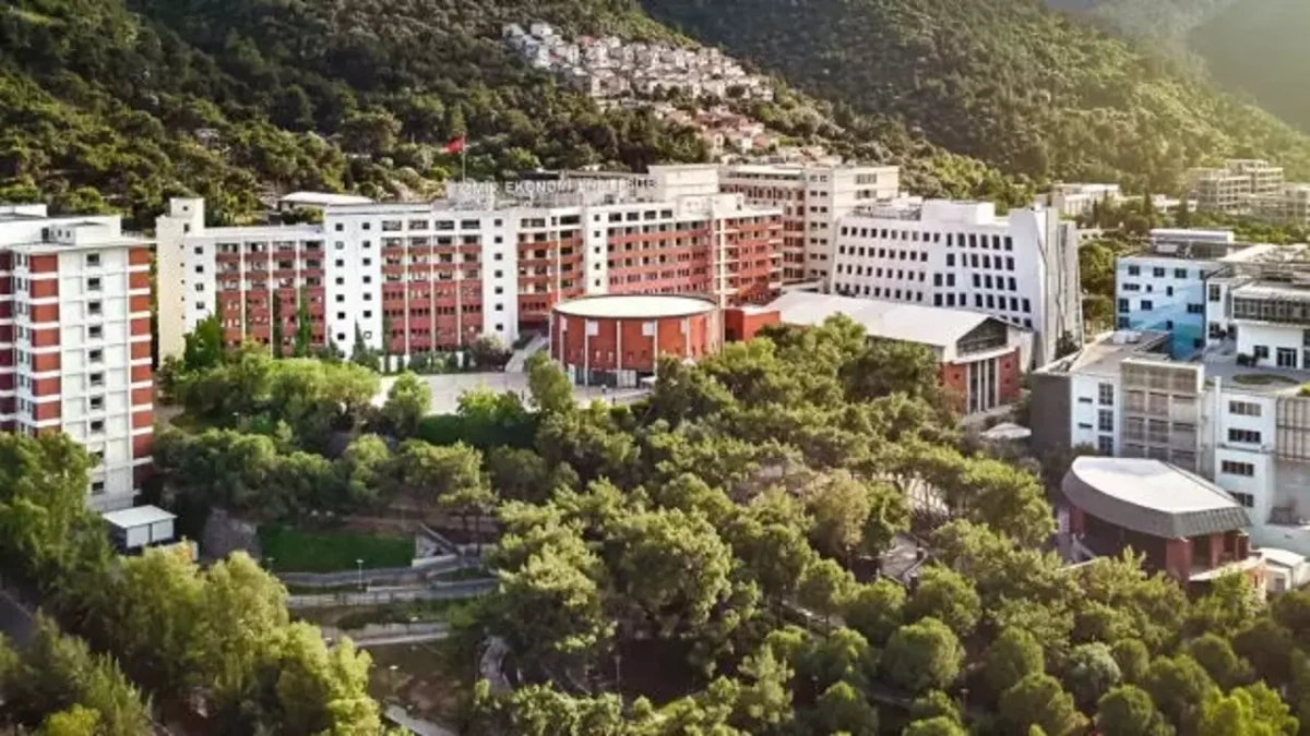 İzmir Ekonomi Üniversitesi'nde veri sızıntısı: 3 kişi gözaltında