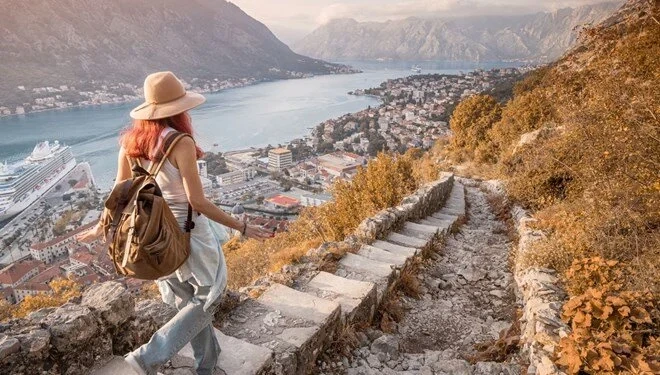 Karadağ'dan Türkiye'ye vize şoku: Turlar iptal ediliyor