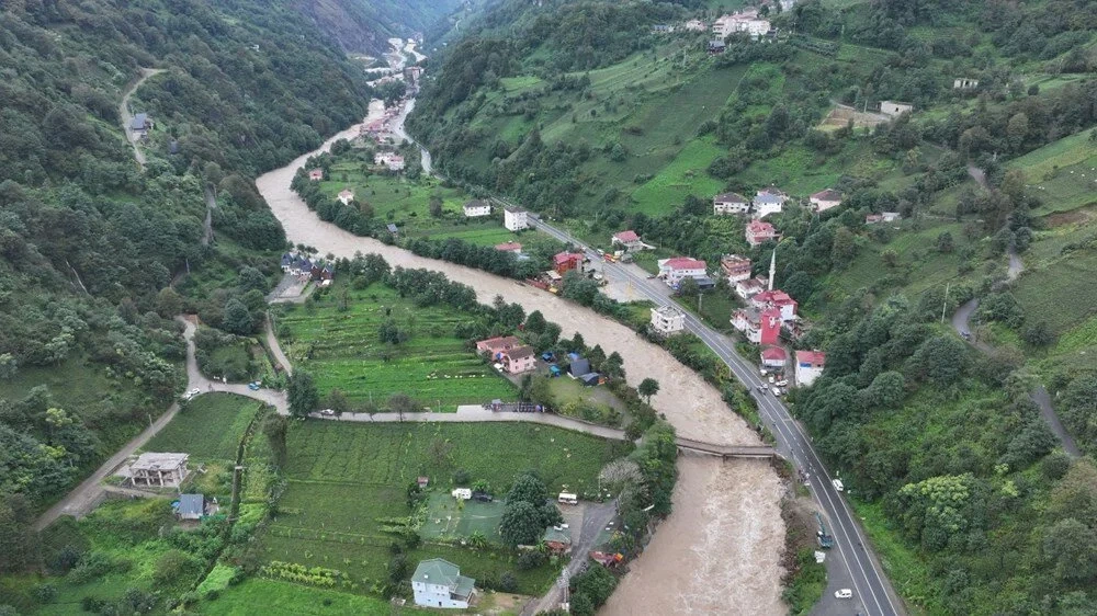 Karadeniz’de şiddetli yağışlar: Rize, Trabzon, Artvin ve Giresun’da sel ve heyelan