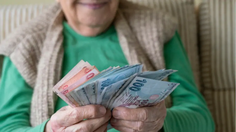 Kayıt dışı istihdam bitse emekliye yüzde 31 zam yapılabilir