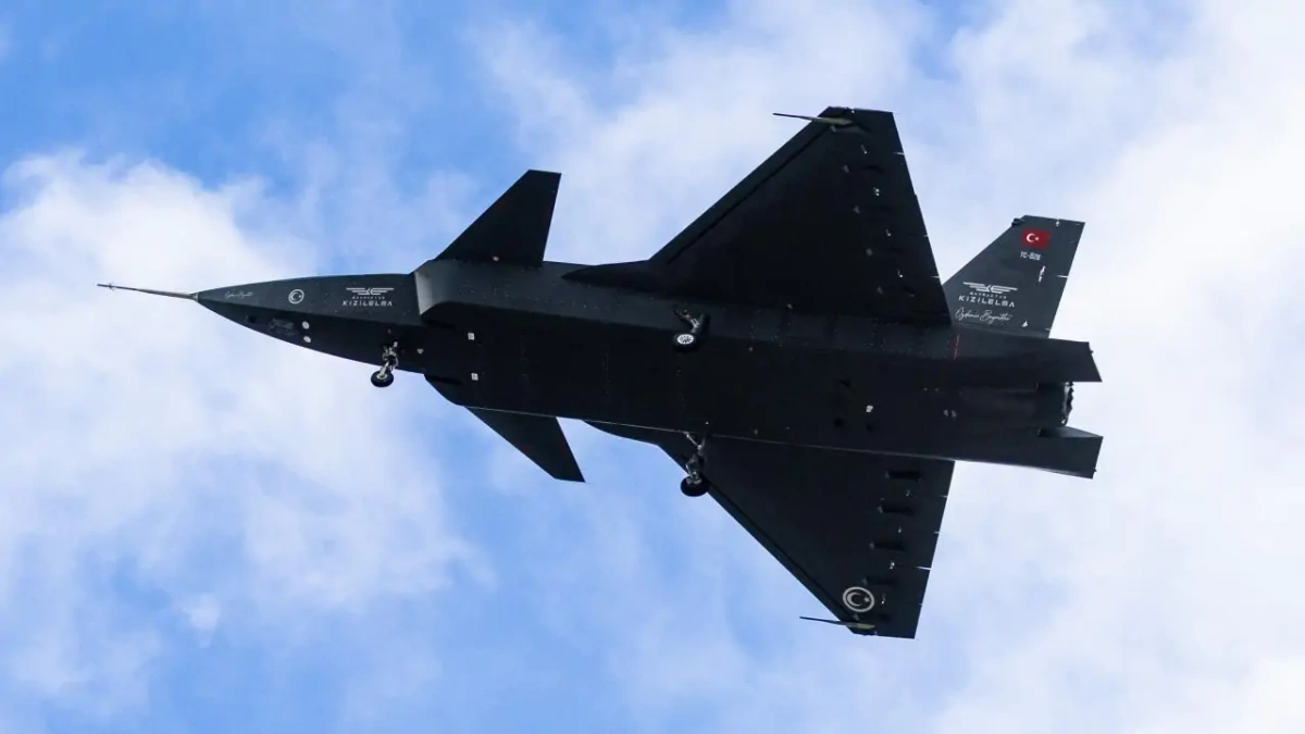 KIZILELMA dünya tarihine geçti: İlk insansız savaş uçağı havada hedef vurdu