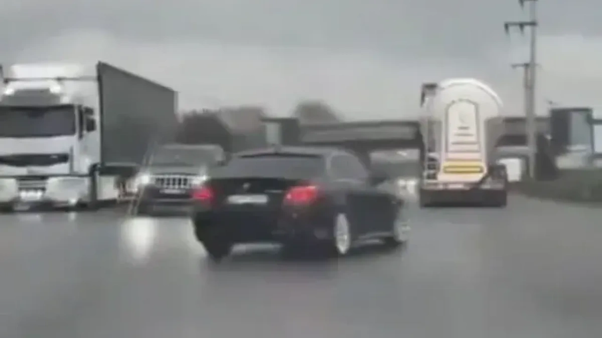 Kocaeli'de drift yapan sürücü takla attı: Kaza kamerada