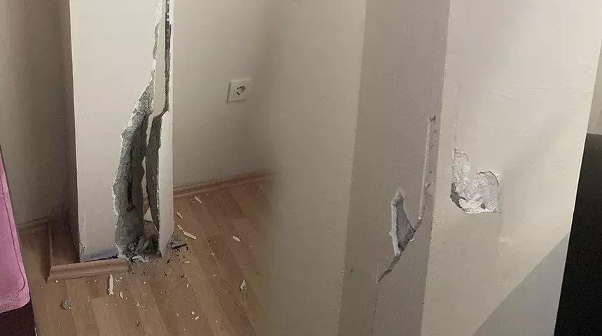 Kocaeli'de yeni tehlike: Darıca'da kolonları çatlayan 2 bina tahliye edildi