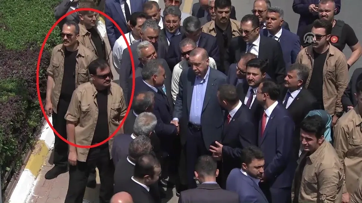 Koruma polislerinin yeşil gömleği ne işe yarıyor?