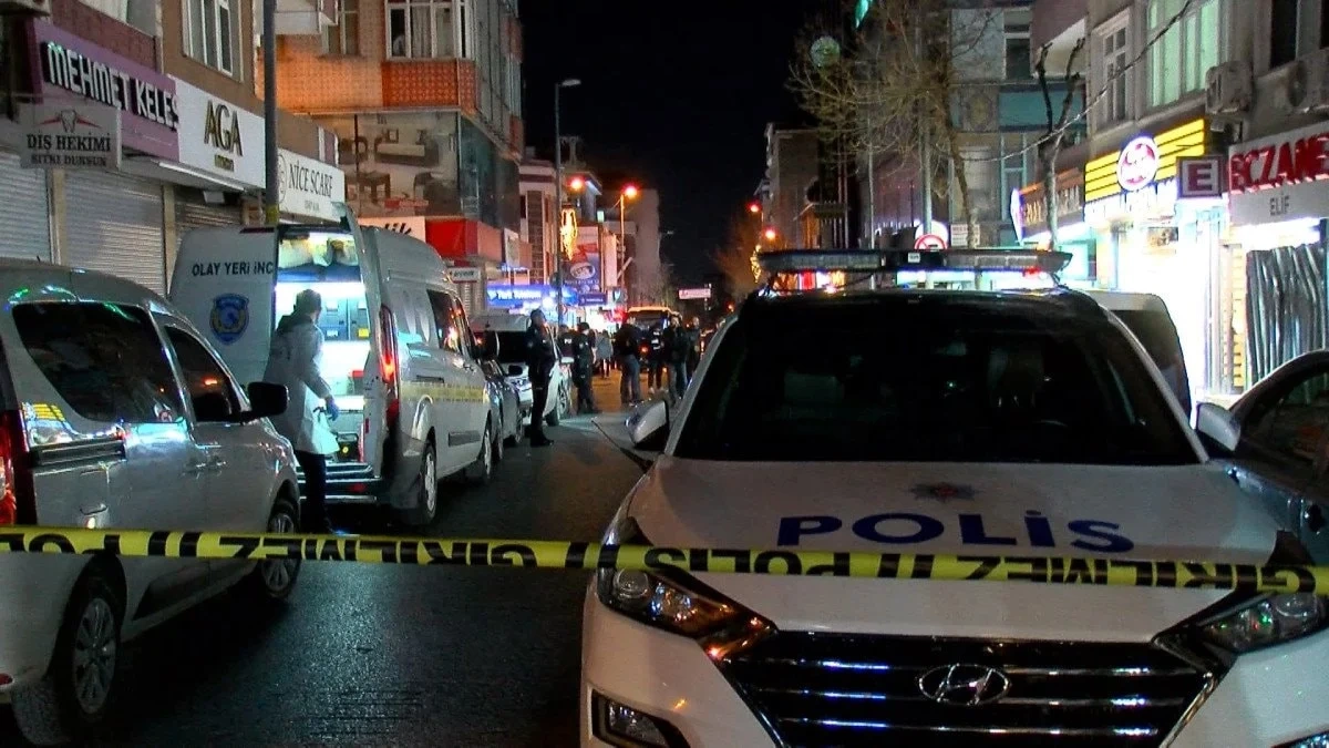 Küçükçekmece'de motosikletli silahlı saldırı: 2 ölü, 1 ağır yaralı