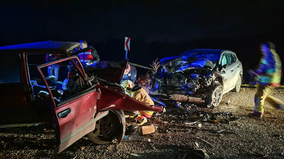 Manisa'da trafik kazası: Aynı aileden 3 can kaybı
