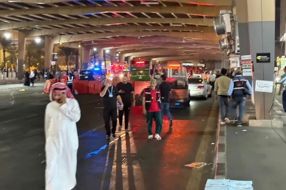 Mekke'de Türk umrecilere otobüs çarptı: 1 ölü, 2 yaralı