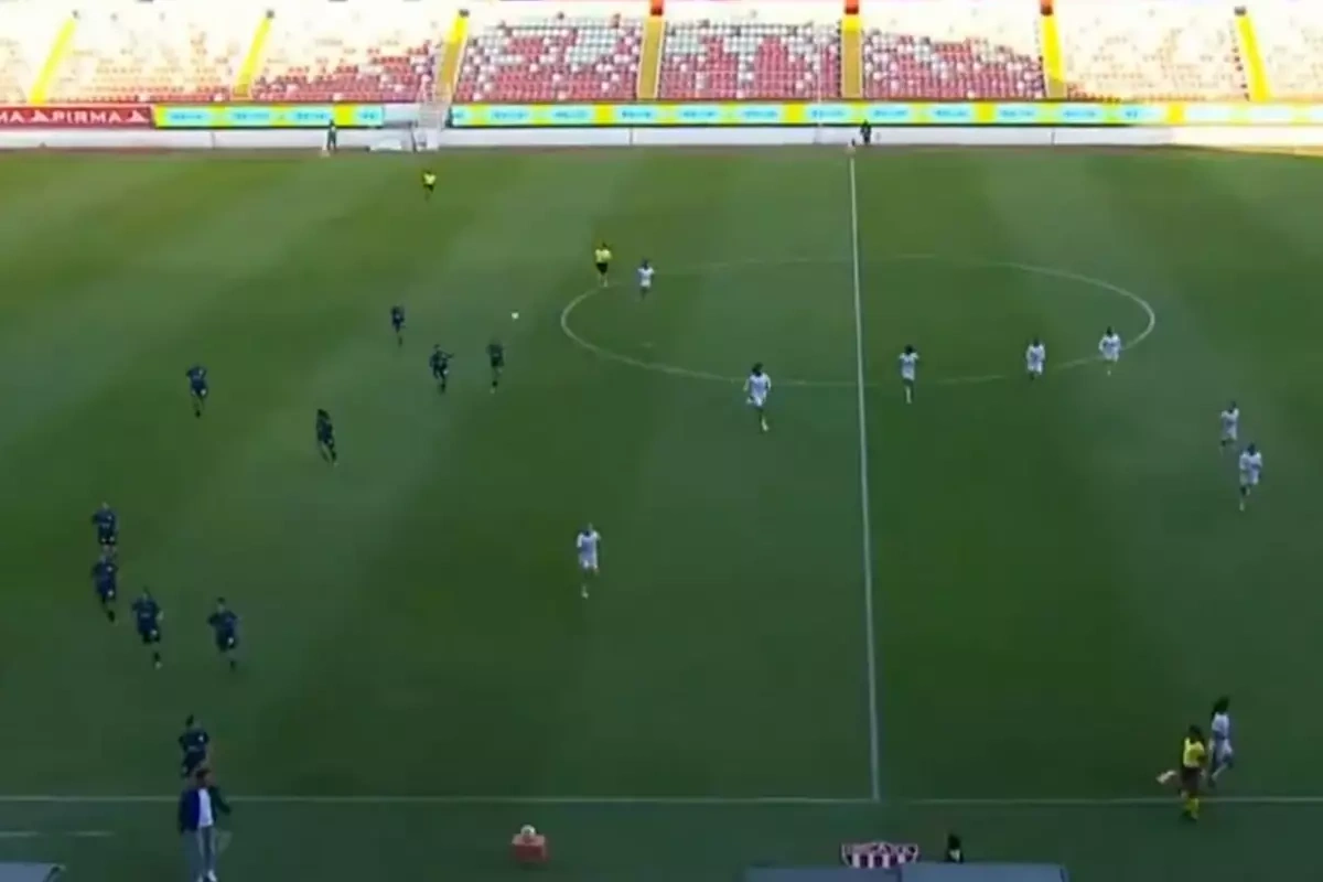 Meksika'da maç kartel çatışmasıyla durdu: Kadın futbolcular panikle kaçtı