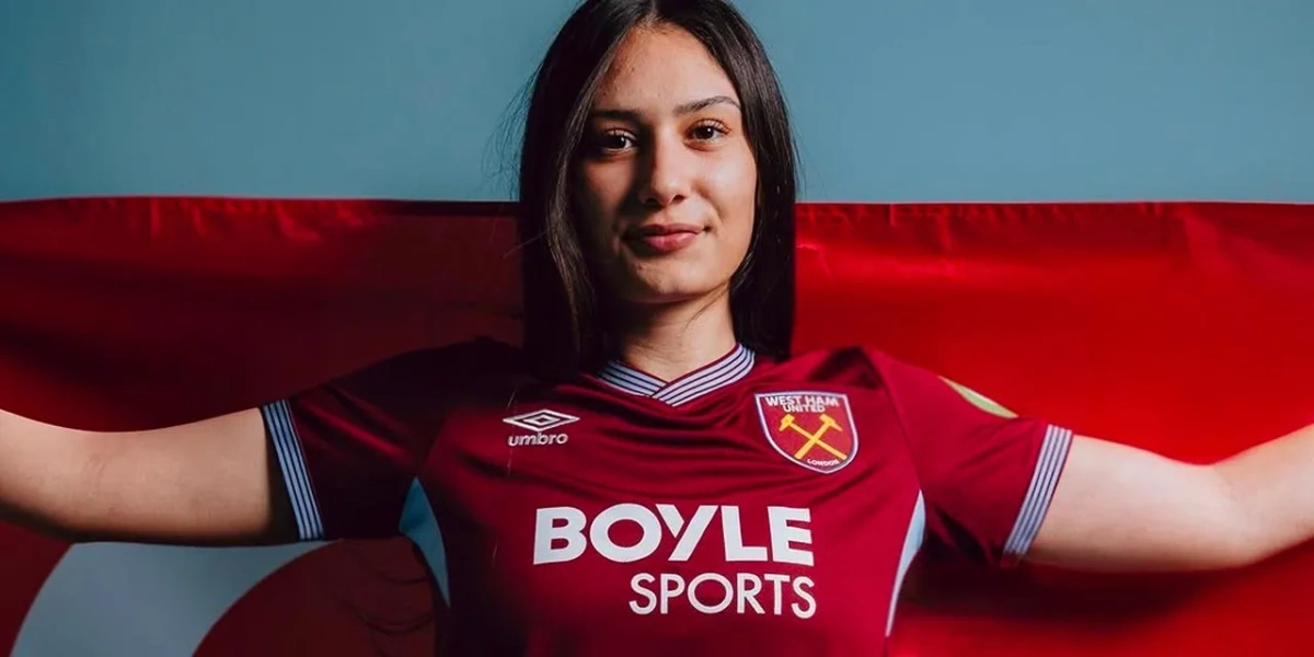 Milli futbolcumuz Selin Cemal West Ham'la sözleşme imzaladı