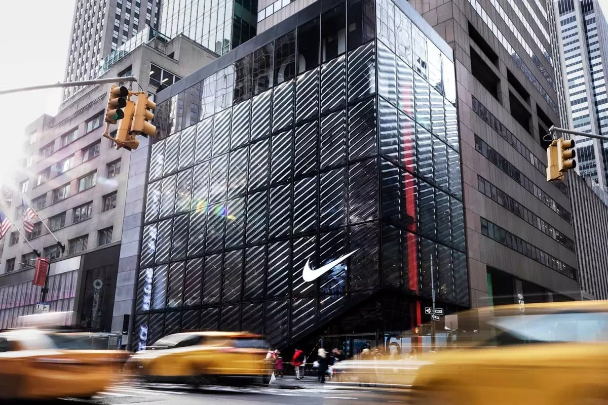 Nike'a ırkçılık soruşturması: Beyaz çalışanlara ayrımcılık iddiası