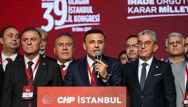 Özgür Çelik, CHP İstanbul İl Başkanlığı'na yeniden seçildi