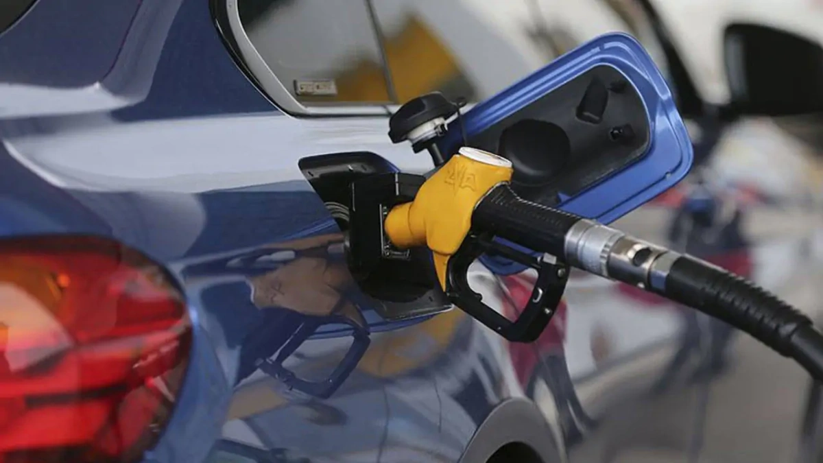 Petrol fiyatları düştü, motorine indirim geliyor: İşte yeni fiyatlar