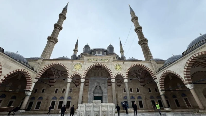 Restorasyon tamamlandı: Selimiye Camii cemaatiyle buluştu