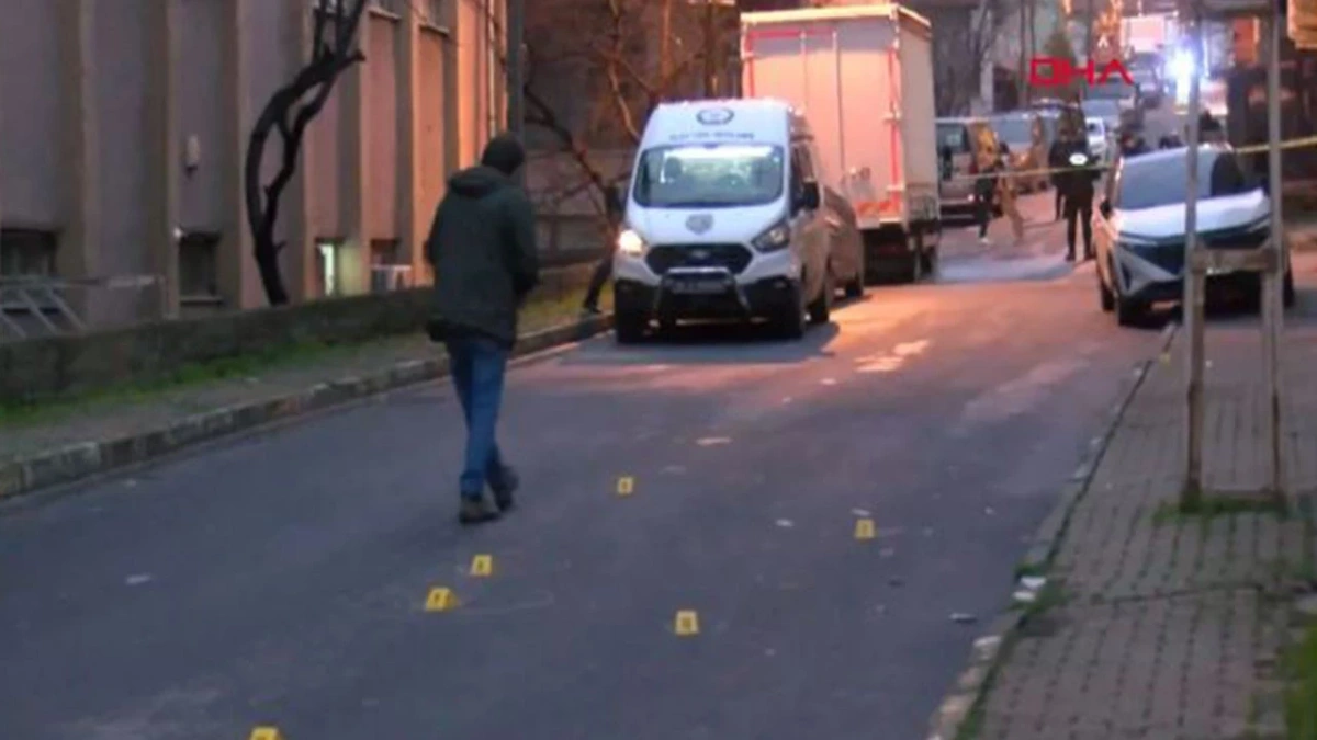 Sancaktepe'de iki grup arasında silahlı kavga: 5 yaralı