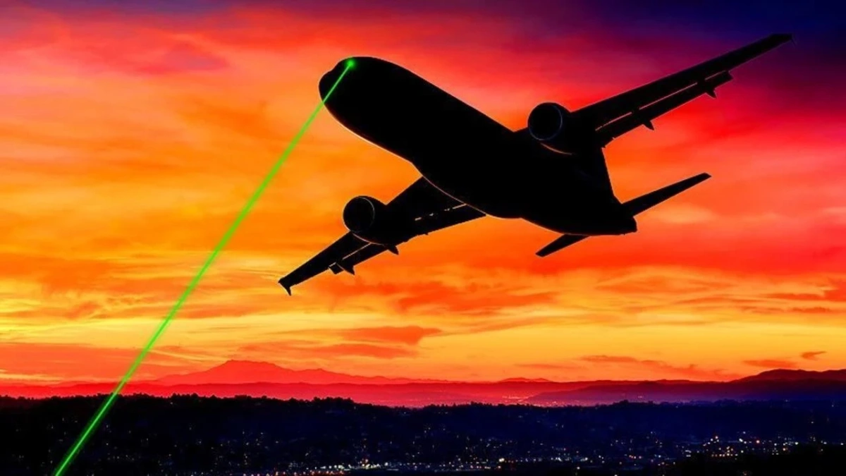 Sivil havacılıkta cezalar arttı: Uçakta sigara 24 bin, lazer 164 bin TL