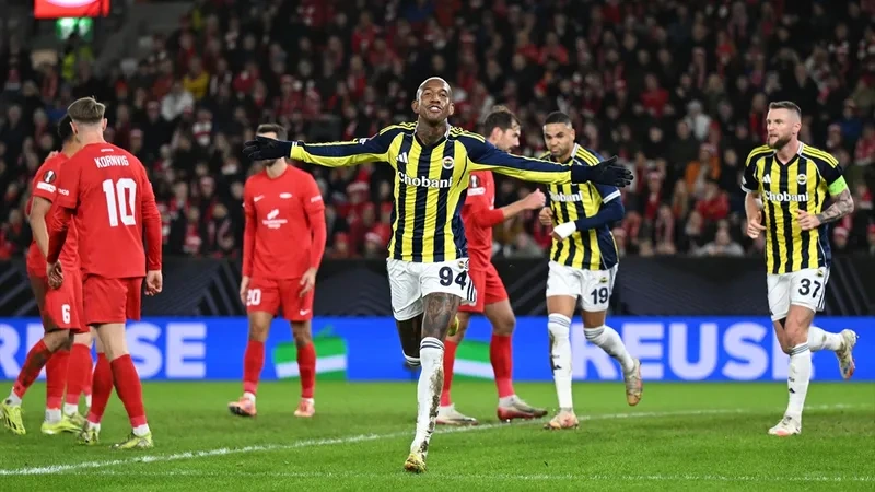 Talisca'nın hat-trick'i Fenerbahçe'yi zafere taşıdı