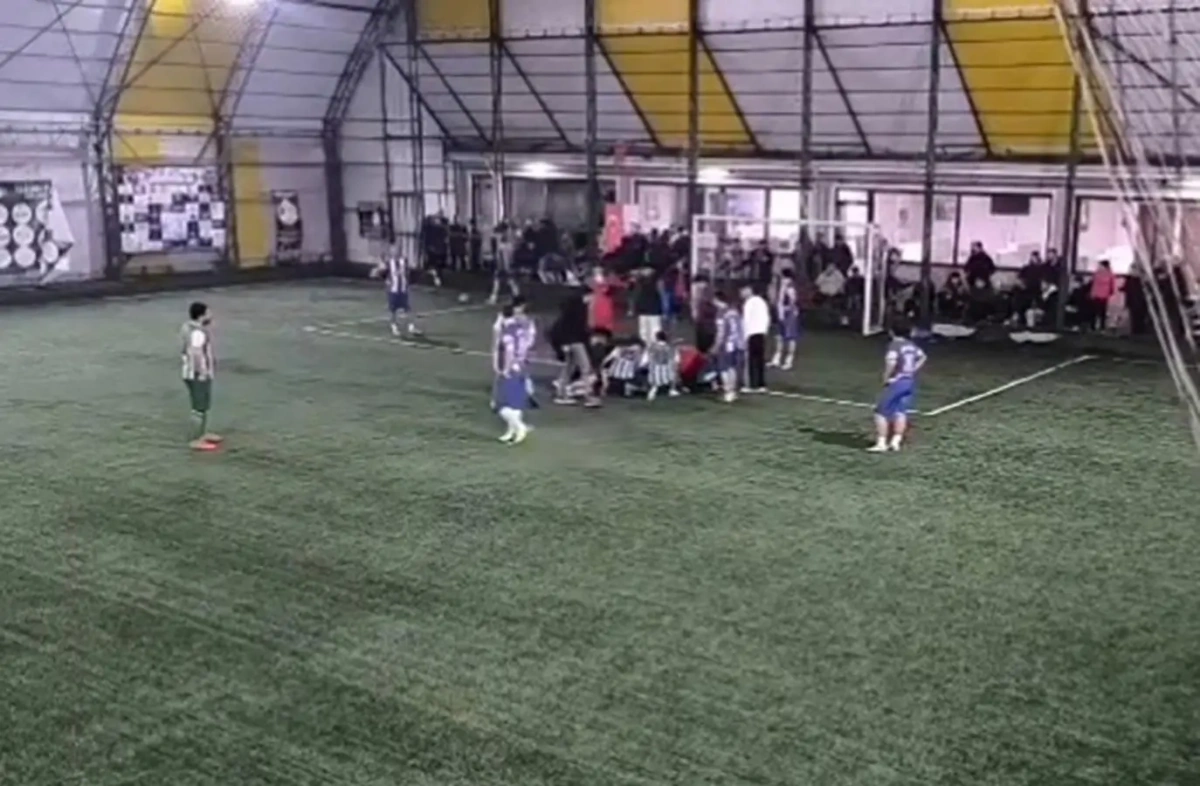 Tekirdağ'da halı sahada ölümden döndü: Hakem hayat kurtardı