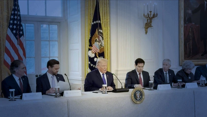 Trump Beyaz Saray'da petrol devlerini topladı: Venezuela'yı vadetti