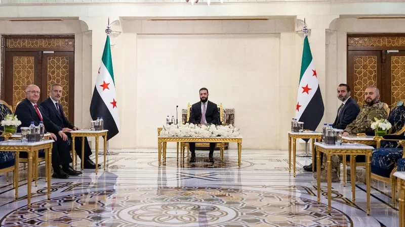 Türk heyeti Şam'da Ahmed Şara ile görüştü