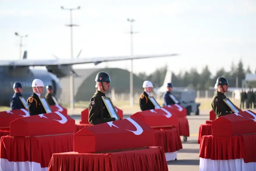 Türkiye 20 şehidini gözyaşlarıyla uğurluyor