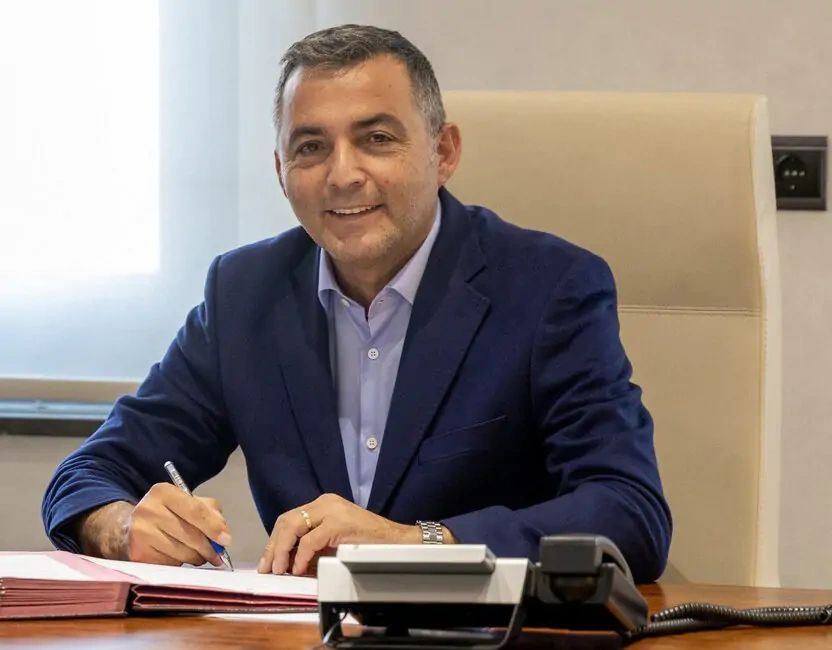 Tutuklu Manavgat Belediye Başkanı Niyazi Nefi Kara CHP'den istifa etti