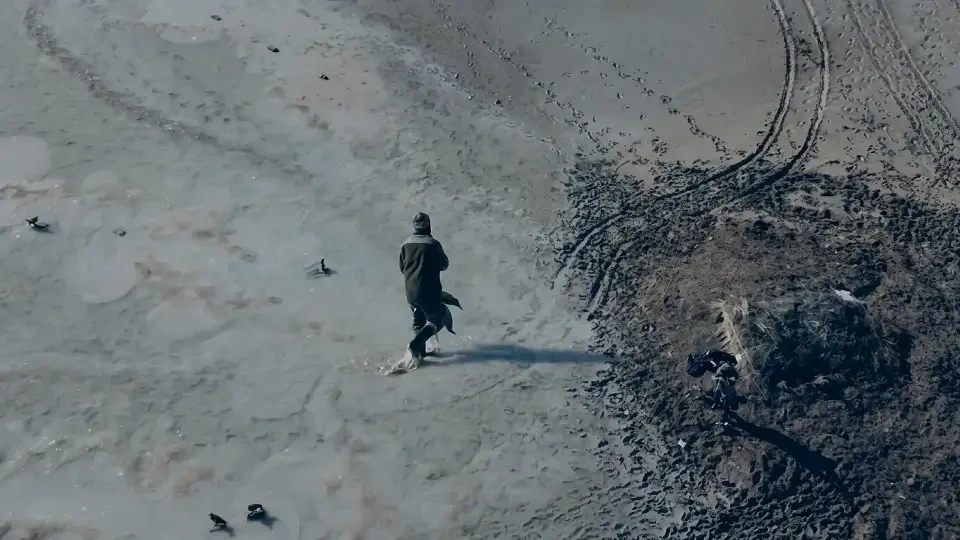 Tuz Gölü'nde kaçak avcı baskını: Memur yaralandı, dron düşürüldü