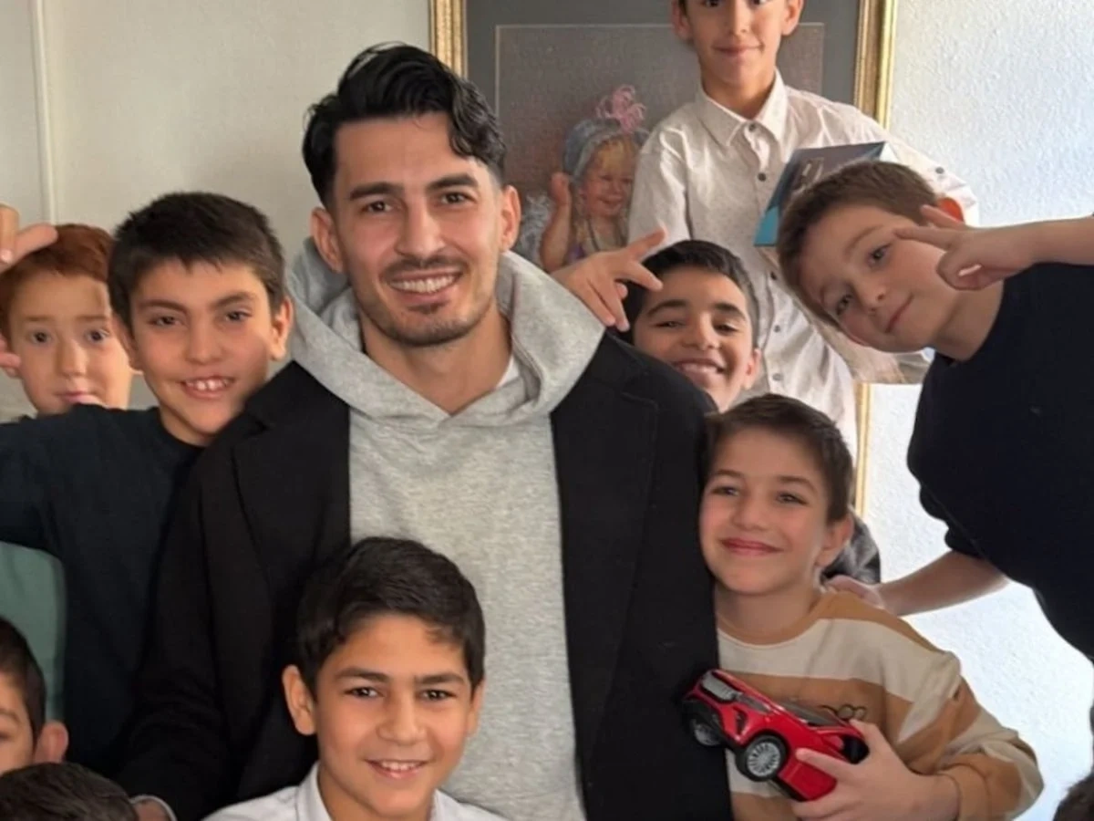 Uğurcan Çakır'dan anlamlı ziyaret: Çocukları sevindirdi