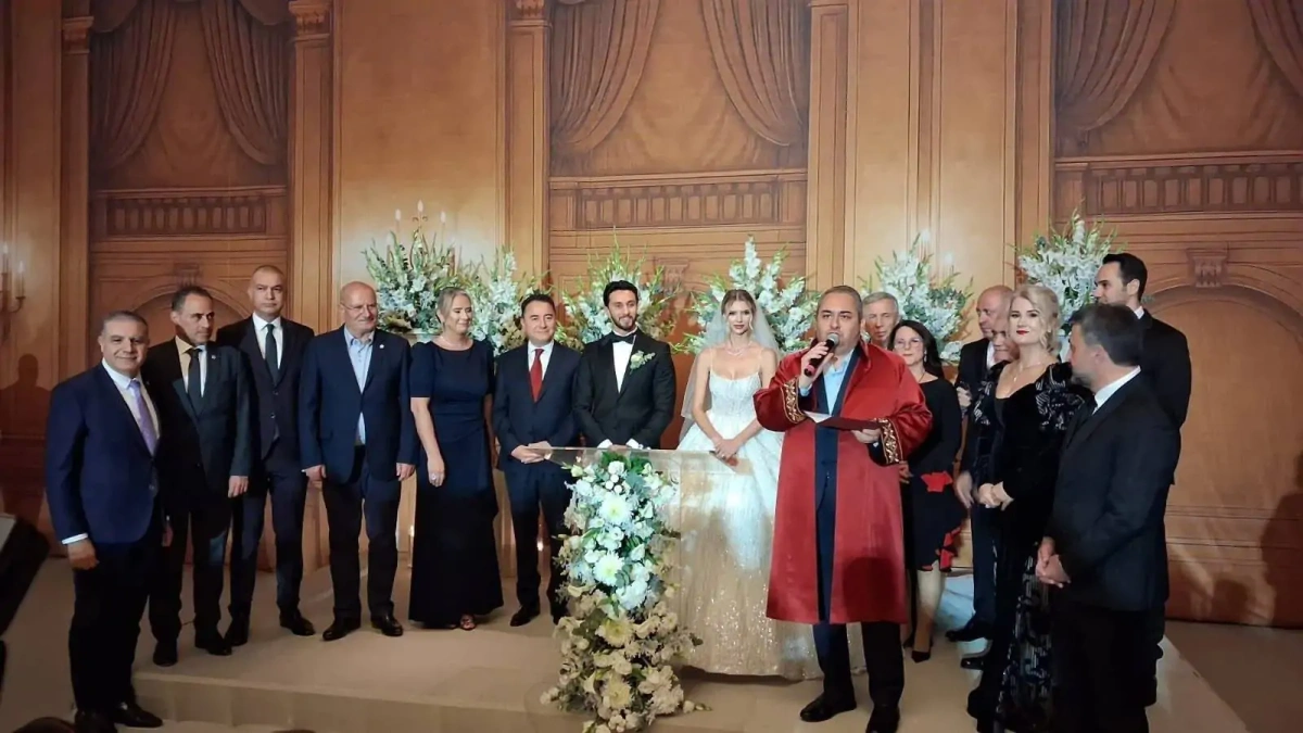 YouTuber Canberk Öztürk'ün düğünü siyaset ve iş dünyasını buluşturdu