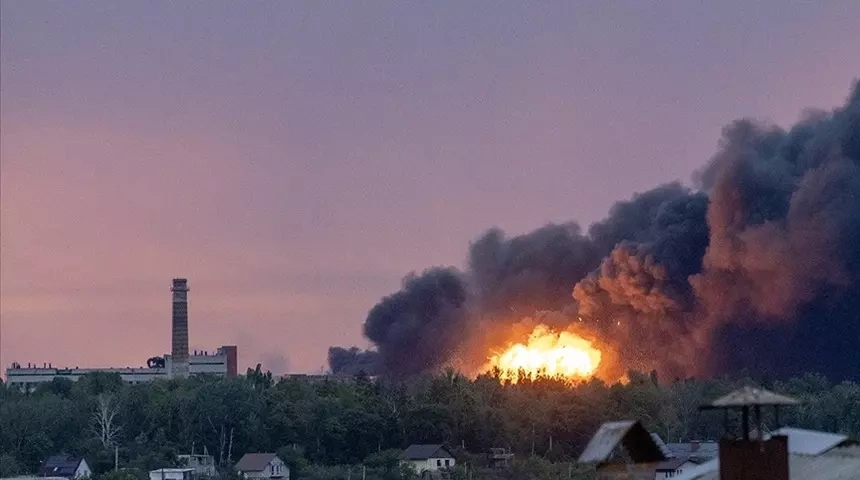 Zelenskiy: Rusya yılbaşı gecesi 200'den fazla İHA ile saldırdı