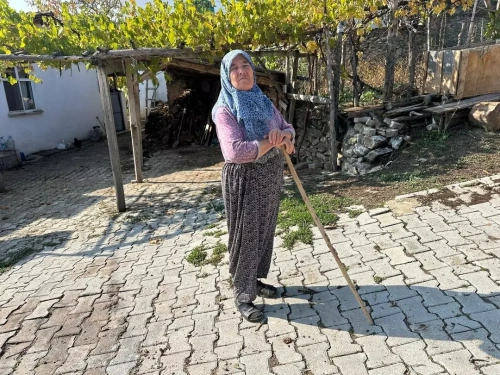 450 yıllık köy hayalet kasabaya döndü: Sadece 3 kadın 1 erkek kaldı