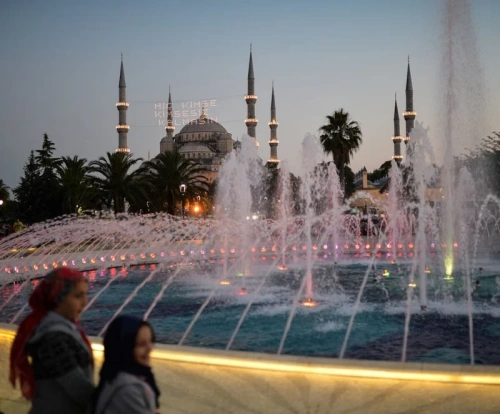 450 yıllık Osmanlı geleneği: Ramazan'ın ışıklı süsü mahyalar