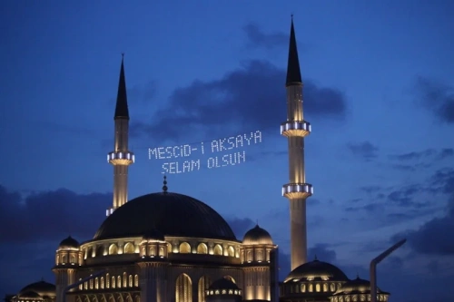 450 yıllık Osmanlı geleneği: Ramazan'ın ışıklı süsü mahyalar