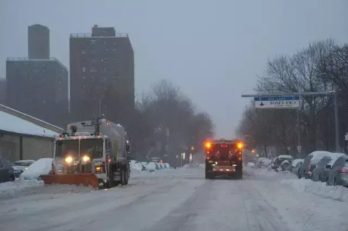 ABD'de kar fırtınası kabusu: 5 ölü, binlerce uçuş iptal
