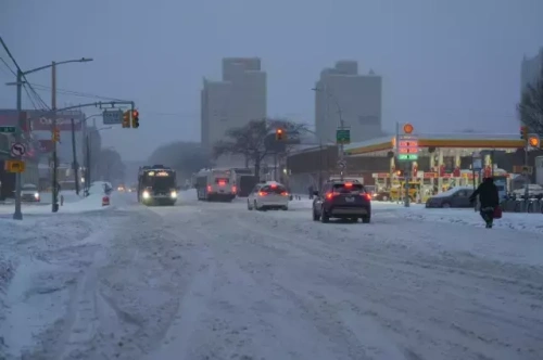 ABD'de kar fırtınası kabusu: 5 ölü, binlerce uçuş iptal