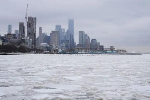 ABD'de tarihi soğuklar: 30 ölü, Hudson Nehri dondu