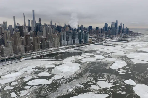 ABD'de tarihi soğuklar: 30 ölü, Hudson Nehri dondu