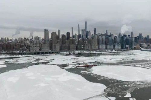 ABD'de tarihi soğuklar: 30 ölü, Hudson Nehri dondu
